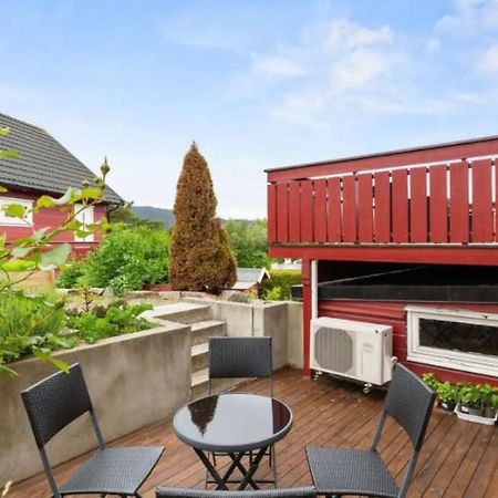 Leilighet Med Gratis Parkering Og Wifi Kristiansund Exterior photo