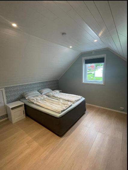 Leilighet Med Gratis Parkering Og Wifi Kristiansund Exterior photo