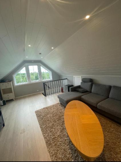 Leilighet Med Gratis Parkering Og Wifi Kristiansund Exterior photo